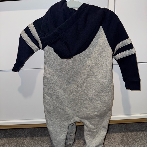 GAP Gray and Navy Kids Footie - Picture 2 of 3